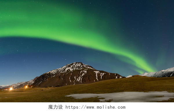 一张在冰岛的极光照片北欧冰岛旅游